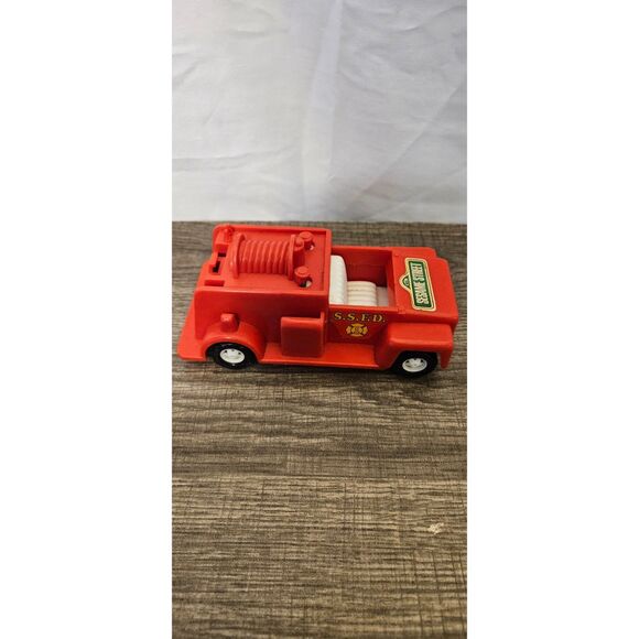 Vintage Playskool Sesame Street Fire Truck -- ITEM #3360 - Picture 9 of 13